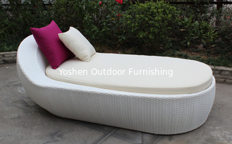 China Outdoor rattan chaise lounger-16201 supplier