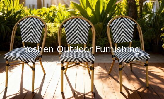 كرسي مطعم خارجي فرنسي من الراطان الألومنيوم الخيزران الإطار الملوّن أساطير الزيبرا مع الشرائط الأسود الأبيض كرسي خارجي