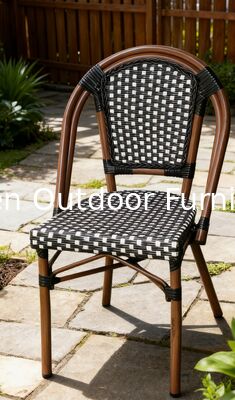 الاستخدام التجاري الكرسي الفرنسي النسيج المنسوج من الروتان الأسود الأبيض المقسم بالفناء كرسي طعام لمقهى مطعم فندق