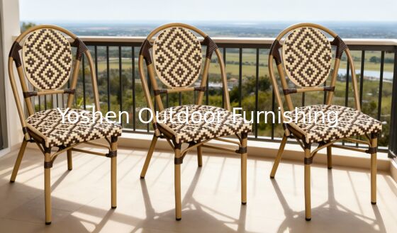 كرسي الروتان الهندسي على الطراز الباريسي للطعام في الهواء الطلق كرسي الشوكولاتة البني المخطط