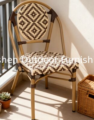 كرسي الروتان الهندسي على الطراز الباريسي للطعام في الهواء الطلق كرسي الشوكولاتة البني المخطط