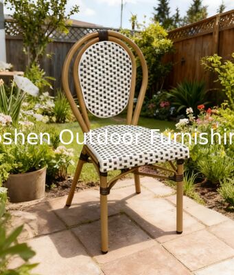 كرسي مكدس مقاوم للعوامل الجوية ومقاوم للماء في الهواء الطلق بجانب المسبح بتصميم على الطراز الفرنسي للاستخدام في حمام السباحة والحديقة والفندق