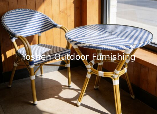 مائدة طعام مستديرة من الألومنيوم الراطاني ذات 4 مقاعد مع قمة زجاجية مطعم خارجي مقهى