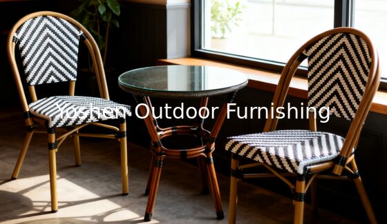 طاولة طعام ألومنيوم رتانية خارجية مزودة بمقاعد 2 مقعد مع قمة زجاجية حديقة أرضية بالاكوني شرفة