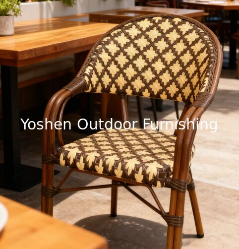 كرسي مقهى فرنسي هندسي على طراز باريسي من الخيزران لتناول الطعام في الهواء الطلق