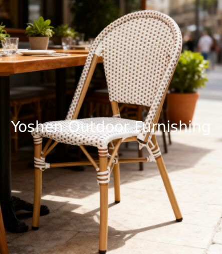 كرسي فرنسي أبيض أنيق للكافيه والمطاعم