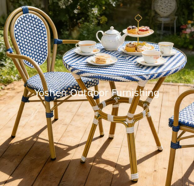 مائدة طعام مستديرة من الألومنيوم الراطاني ذات 4 مقاعد مع قمة زجاجية مطعم خارجي مقهى