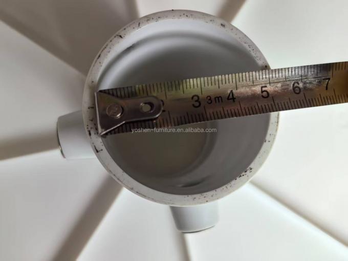 14طاولة مظلة محمولة طابق حمام سباحة رف مشروبات قفاء بيضاء بلاستيكية مستديرة طاولة مظلة خارجية 7