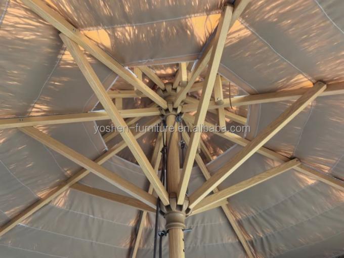 مظلة شاطئ من القش الاصطناعي 9 أقدام 8 أضلاع بلاستيكية مظلة تيكي من القش الشاطئ الرملي المظلة القشية مع الحواف 4